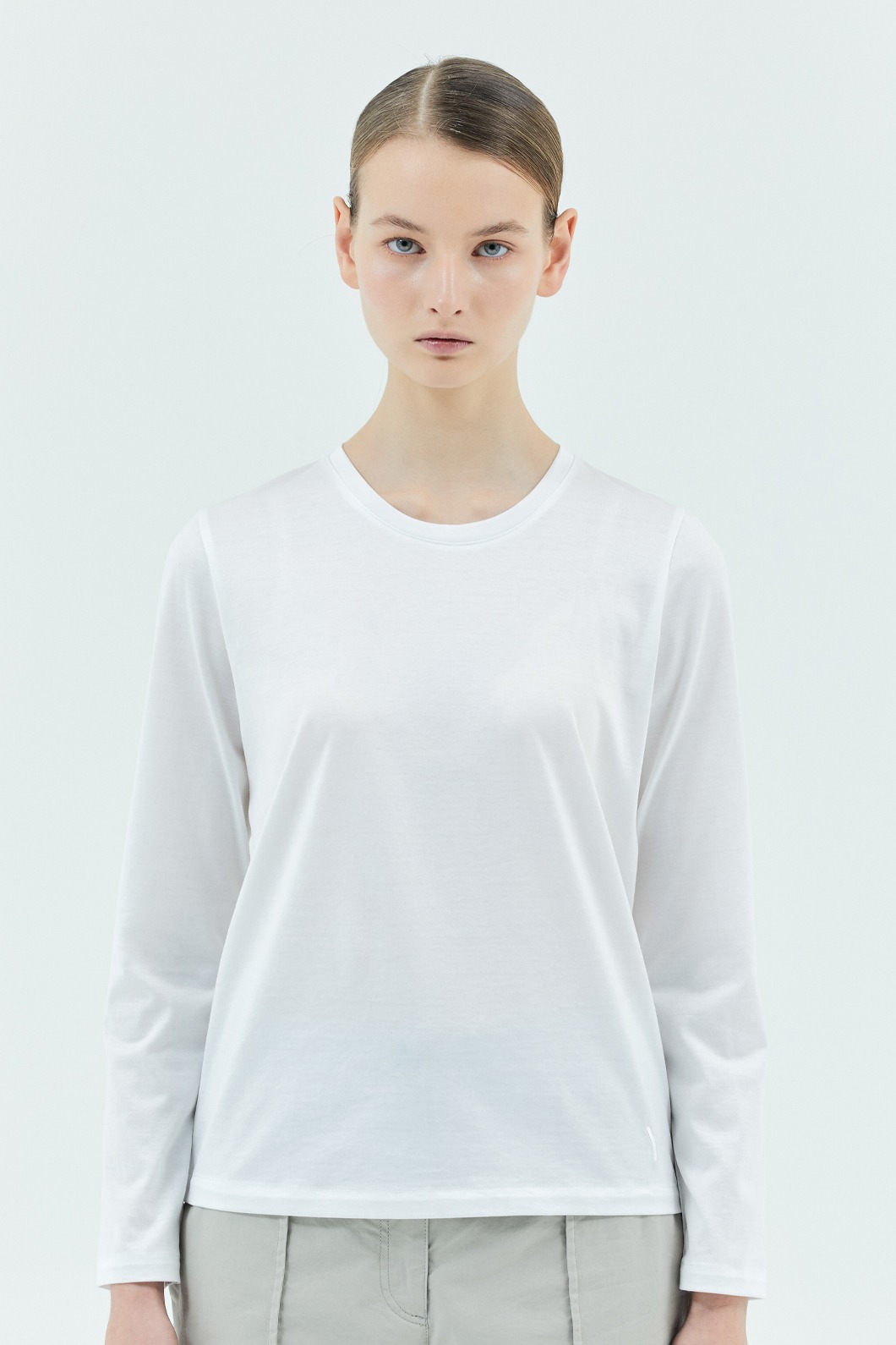 시그니처 클래식 &amp; 베이직 핏 긴소매 티셔츠 (WOMEN)